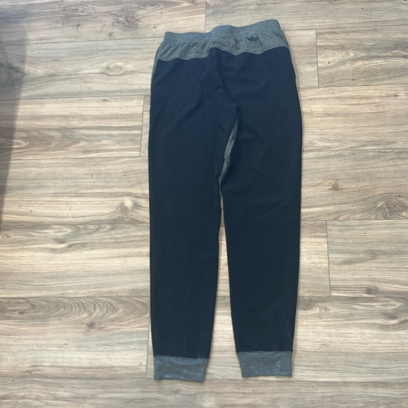 BRAND NEW UNDER ARMOUR  WORKOUT PANTS SIZE YXL - Picture 4 of 4